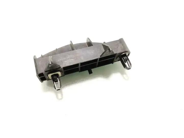 Toyota Avensis T270 (2009 - 2012) 52563-05030 Кронштейн заднего бампера — фото 2