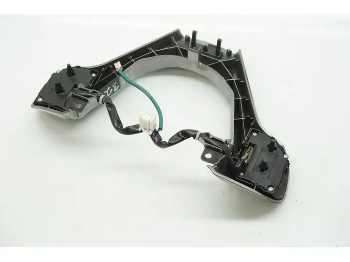 Toyota Verso (2012 - 2015) CSE703 Кнопки на рулевом колесе — фото 4