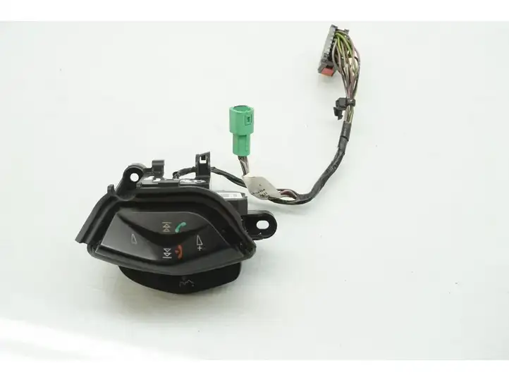 Ford Focus (2011 - 2015) AM5T-14K147-DB Кнопки на рулевом колесе — фото 1