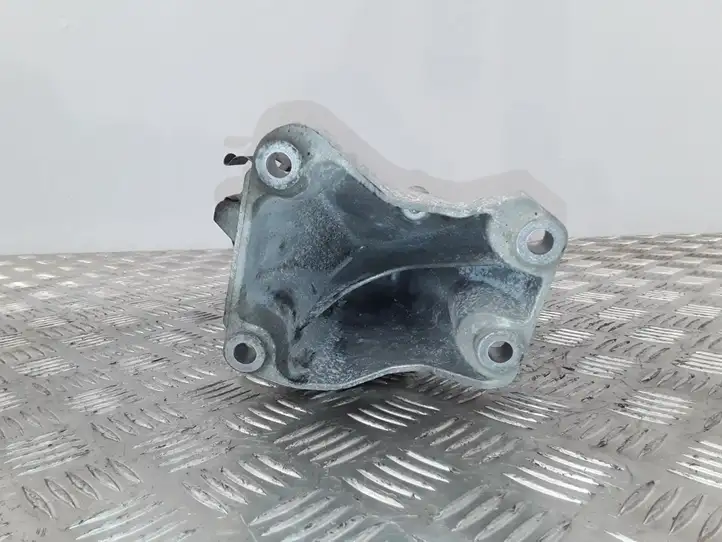 BMW 1 E81 E87 (2004 - 2011) 6781916 Кронштейн двигателя — фото 6
