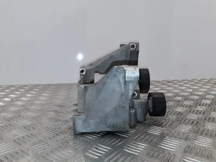 BMW 1 E81 E87 (2004 - 2011) 7802639 Кронштейн генератора — фото 3