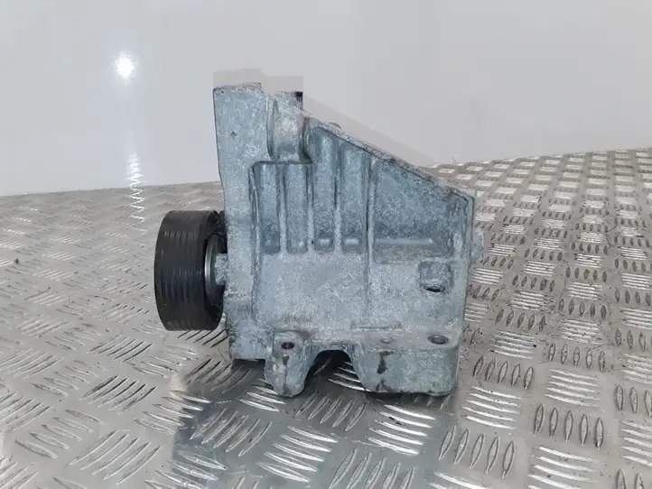 BMW 1 E81 E87 (2004 - 2011) 7802639 Кронштейн генератора — фото 5