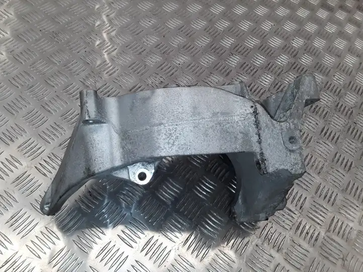 BMW 1 E81 E87 (2004 - 2011) 7802639 Кронштейн генератора — фото 7