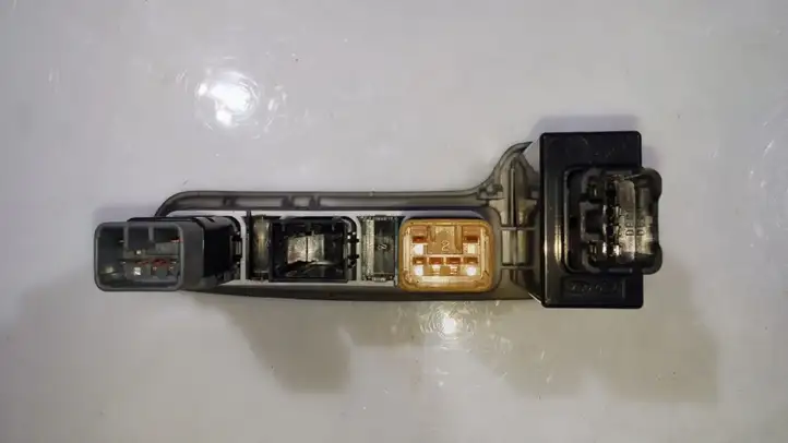 Kia Carens II (2006 - 2012) 202002962 Включатель регулировки высоты фонарей — фото 8