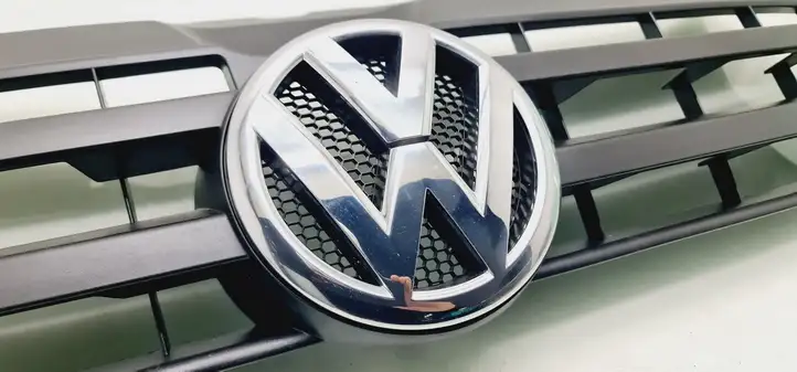 Volkswagen Transporter - Caravelle T5 (2009 - 2015) 7E0853601C Верхняя решетка радиатора — фото 3