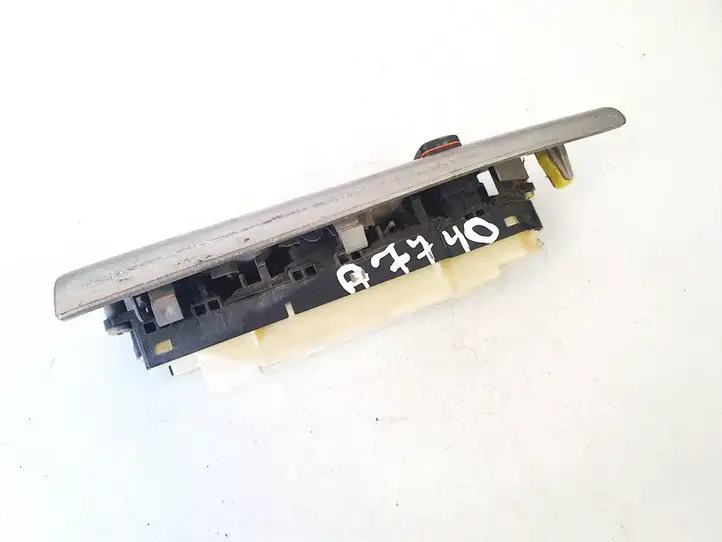 Toyota Corolla Verso E121 (2001 - 2004) 8404013080 Блок кнопок стеклоподъемников — фото 2