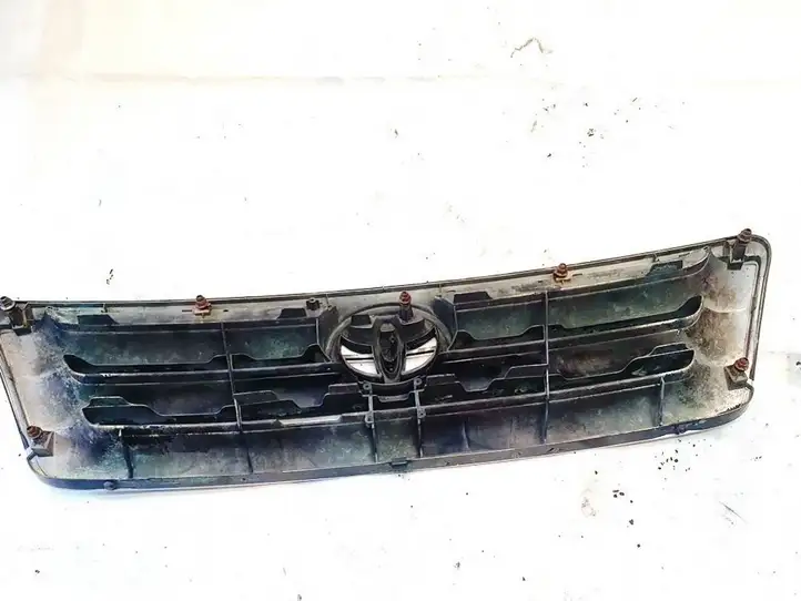Toyota Avensis Verso (1995 - 2001) 5311144110 Передняя решетка — фото 3