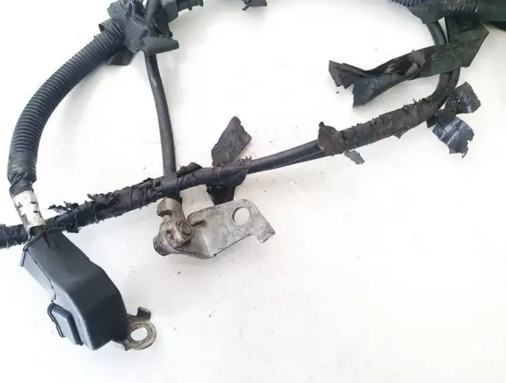 Subaru Legacy (2009 - 2013) 70346320 Плюсовой провод аккумулятора — фото 3