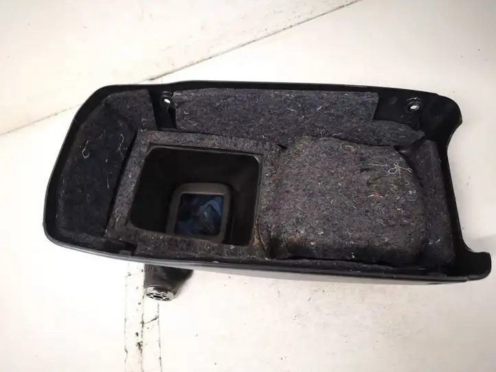 Toyota Avensis Verso (1995 - 2001) 5884244010 Прочие детали салона — фото 2