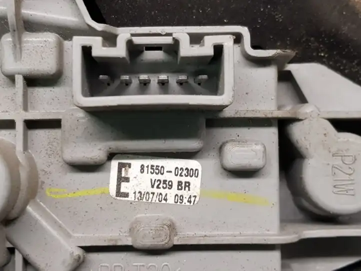 Toyota Corolla E120 E130 (2000 - 2004) 8155002300 Задний фонарь в кузове — фото 2