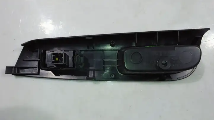 Toyota Corolla E120 E130 (2000 - 2004) 54035105 Кнопка стеклоподъемников — фото 3