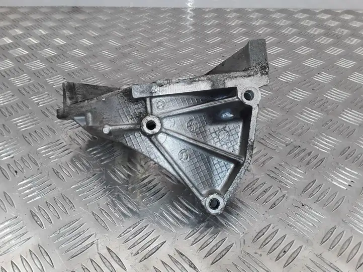 Citroen Xsara Picasso (1999 - 2012) 96347839 Кронштейн топливного насоса — фото 6