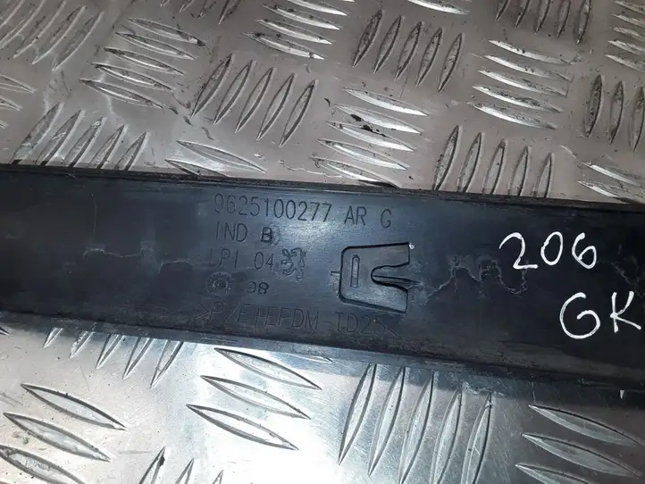 Peugeot 206 (1998 - 2012) 9625100277 Другая часть кузова — фото 6