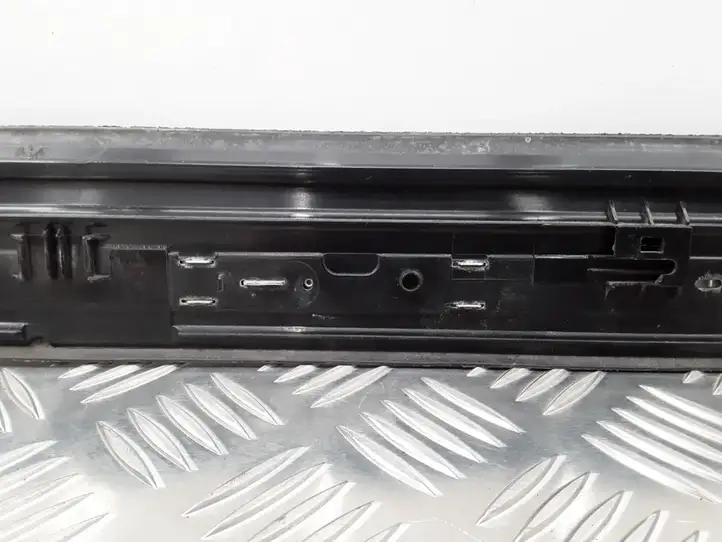 BMW 1 E82 E88 (2007 - 2014) 60829010 Внутренняя отделка переднего порога — фото 4
