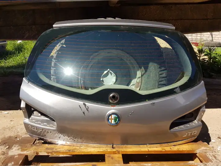 Alfa Romeo 147 (2004 - 2010) Крышка багажника — фото 1