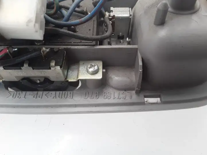 Mazda MPV (1999 - 2006) LC7169970 Передняя подсветка — фото 3