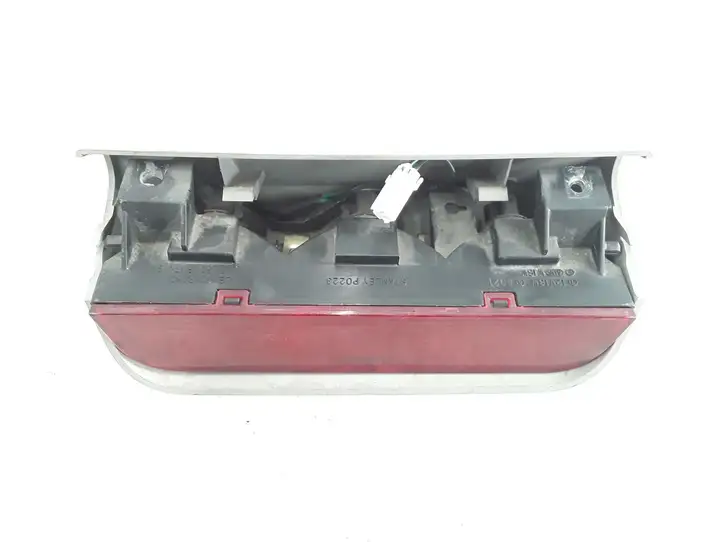 Mitsubishi Pajero (1999 - 2003) MR388031 Дополнительный стоп фонарь — фото 1