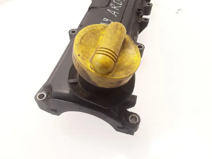 Nissan Almera N16 (2000 - 2010) 8200251101 Крышка головки блока цилиндров — фото 3
