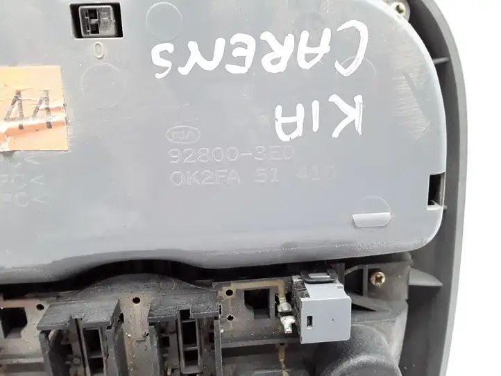 Kia Carens I (2002 - 2006) 928003E0 Передняя подсветка — фото 4