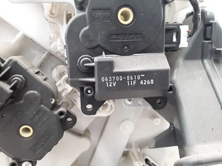 Toyota RAV 4 (XA20) (2000 - 2005) 8705042170 Комплект системы вентиляции салона — фото 10