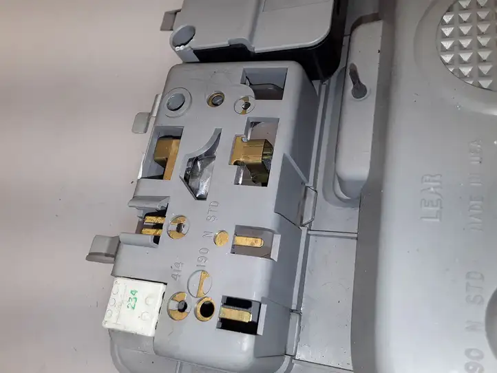 Toyota RAV 4 (XA20) (2000 - 2005) 859200W010 Передняя подсветка — фото 4