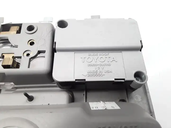 Toyota RAV 4 (XA20) (2000 - 2005) 859200W010 Передняя подсветка — фото 7