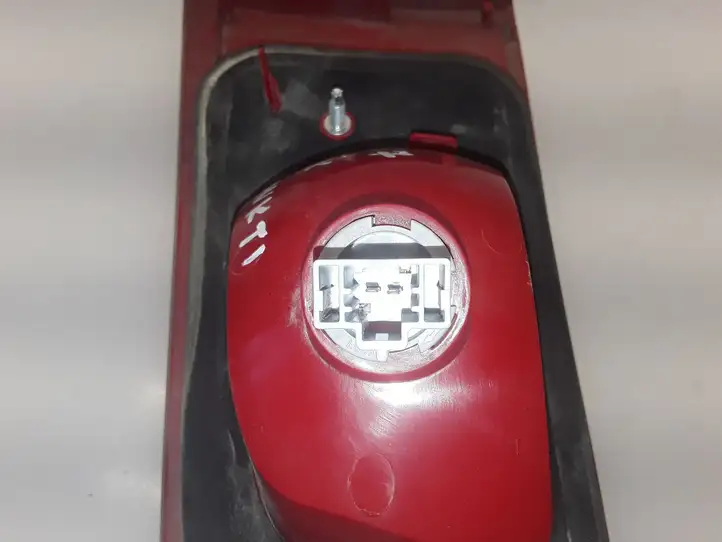 Mazda 2 (2003 - 2007) 2NE96483501 Задний фонарь в крышке багажника — фото 3