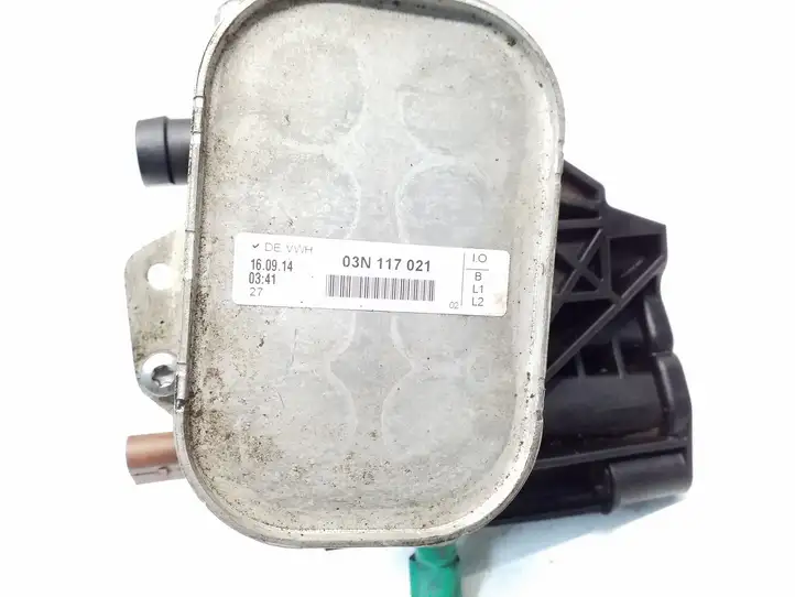 Volkswagen PASSAT B7 USA (2012 - 2016) 03N117021 Кронштейн масляного фильтра — фото 2