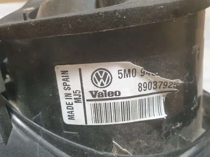 Volkswagen Golf Plus (2004 - 2008) 89037925 Задний фонарь в крышке багажника — фото 3