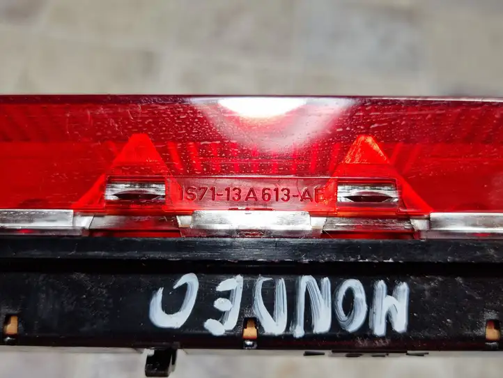 Ford Mondeo Mk III (2000 - 2007) 1S7113A613AE Дополнительный стоп фонарь — фото 5