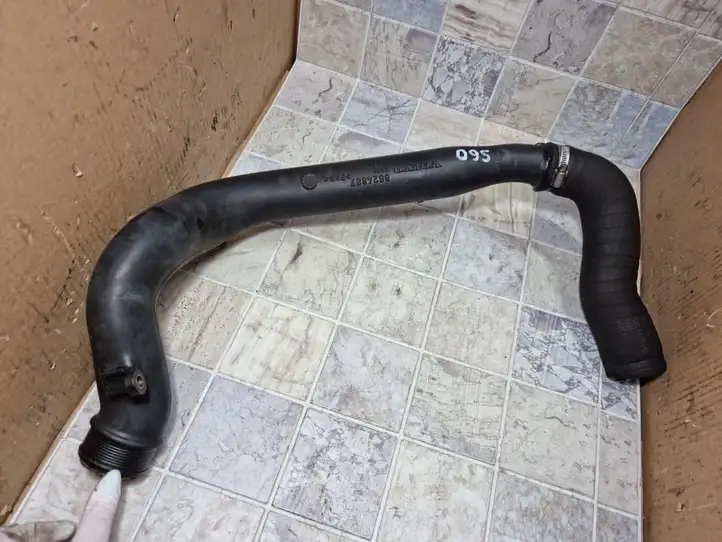 Volvo S60 (2000 - 2004) 8624887 Трубки интеркулера / Шланги интеркулера — фото 4