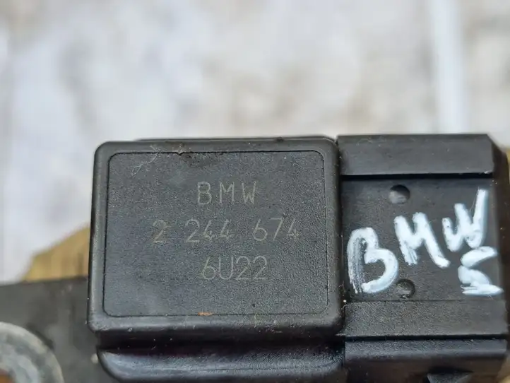 BMW 5 E39 (1996 - 2003) 2244674 Датчик давления воздуха впуска — фото 2