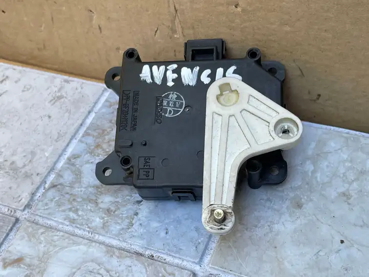 Toyota Avensis Verso (2001 - 2004) 0637008610 Двигатель задвижки потока воздуха — фото 1