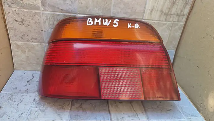 BMW 5 E39 (1996 - 2003) 8358031 Задний фонарь в кузове — фото 1