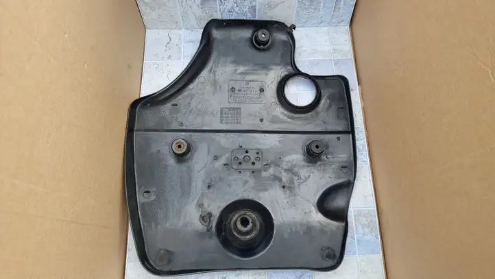 Skoda Octavia Mk1 (1U) (1996 - 2004) 038103925E Крышка двигателя декоративная — фото 4