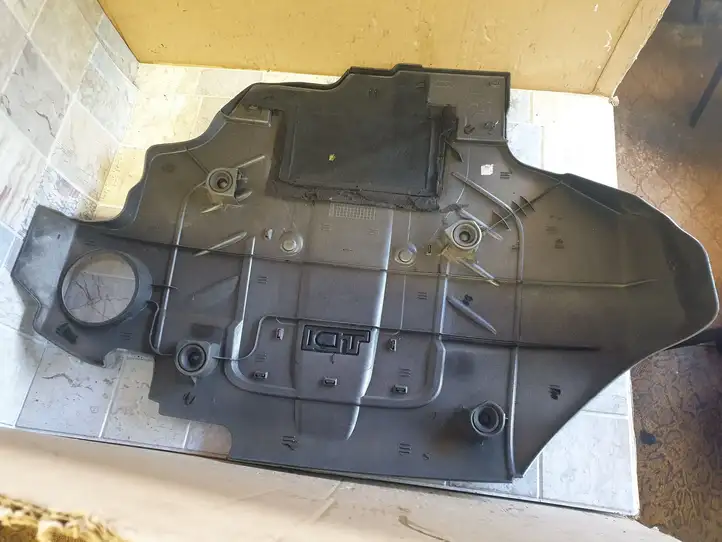 Audi A6 S6 C6 4F (2004 - 2008) 059103925AG Крышка двигателя декоративная — фото 4