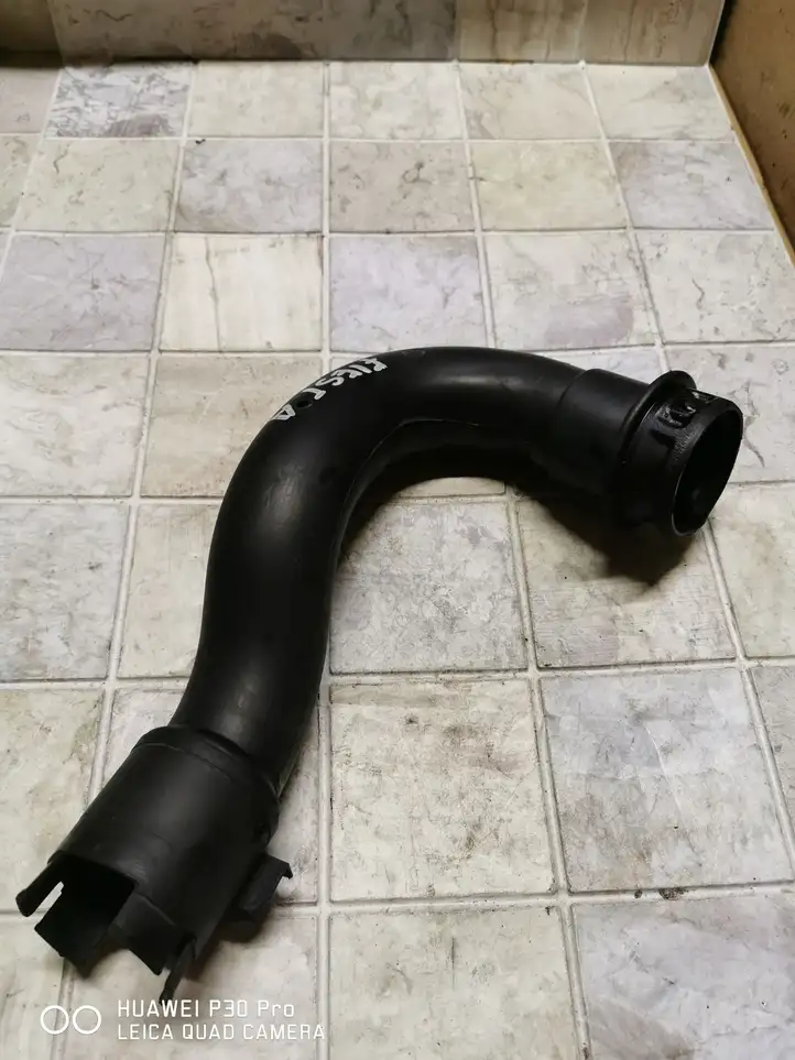 Ford Fiesta (2000 - 2005) 9646617980 Трубка подачи воздуха — фото 1