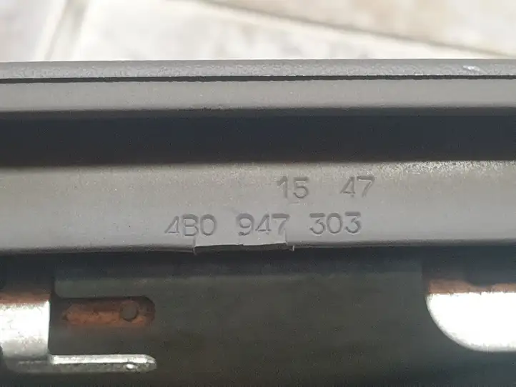 Audi A6 S6 C5 4B (1997 - 2001) 4B0947303 Передняя подсветка — фото 2