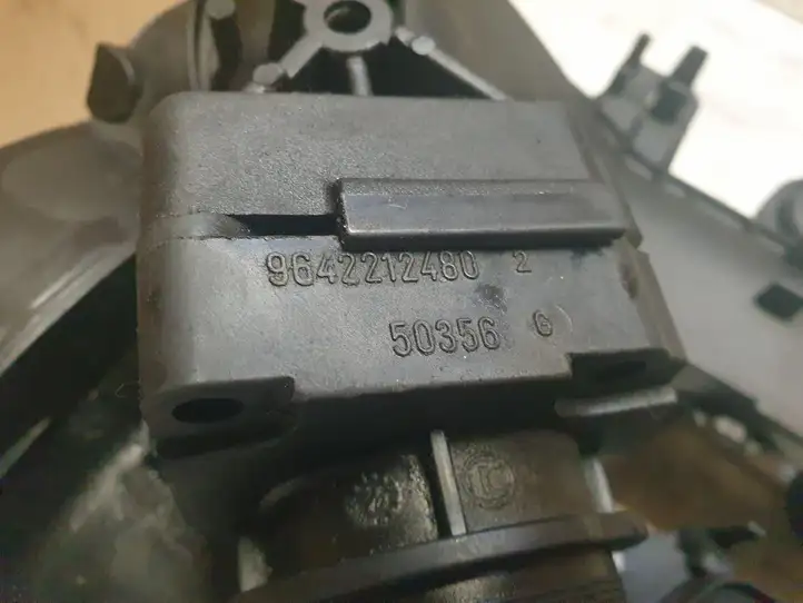 Ford Fiesta (2000 - 2005) 39055 Крышка головки блока цилиндров — фото 7