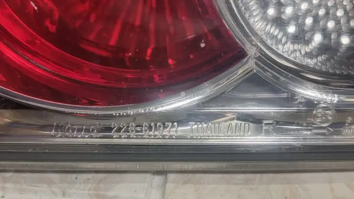 Mazda 6 (2005 - 2007) 22661971 Задний фонарь в крышке багажника — фото 2