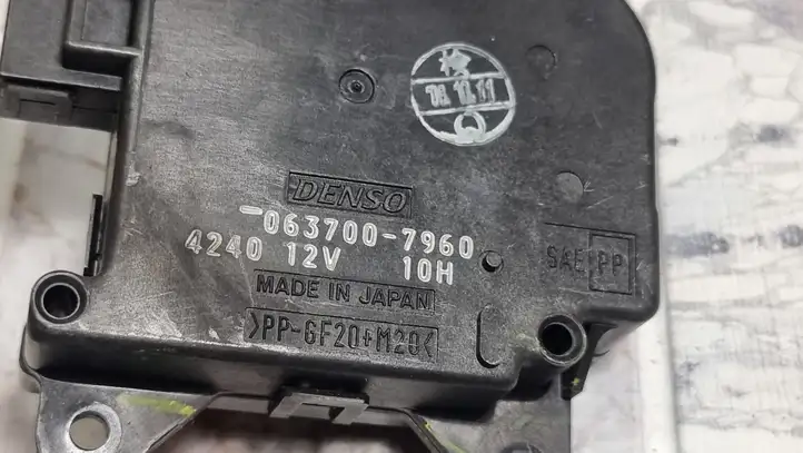 Toyota Prius (XW20) (2003 - 2009) 0637007960 Двигатель задвижки потока воздуха — фото 2