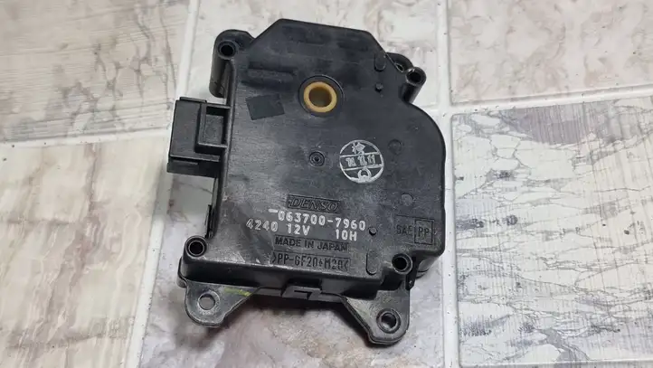 Toyota Prius (XW20) (2003 - 2009) 0637007960 Двигатель задвижки потока воздуха — фото 5