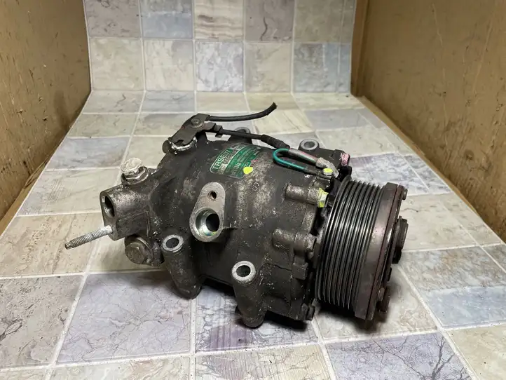 Honda Civic (2006 - 2011) 4902 Компрессор (насос) кондиционера воздуха — фото 1