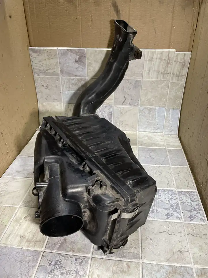 Toyota Corolla Verso AR10 (2004 - 2009) 4614485912 Корпус воздушного фильтра — фото 4