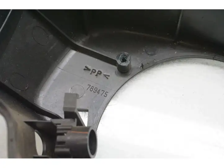 Toyota RAV 4 (XA20) (2000 - 2005) 789475 Обшивка рулевой колонки — фото 5