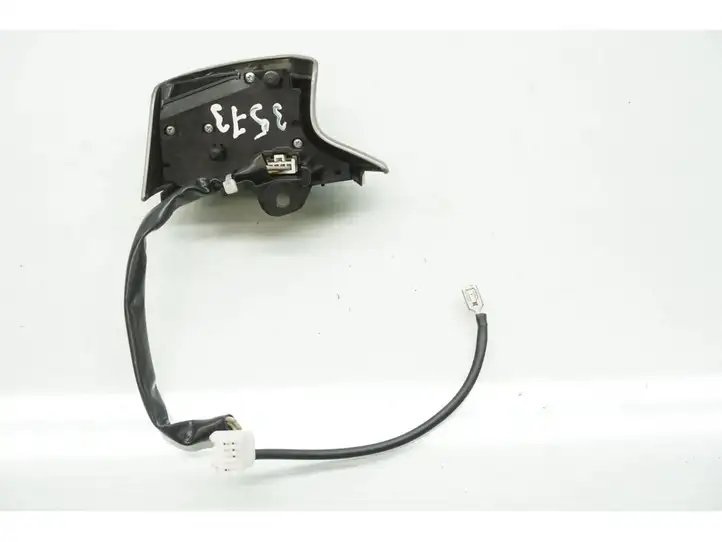 Toyota Auris 150 (2006 - 2012) Кнопки на рулевом колесе — фото 4