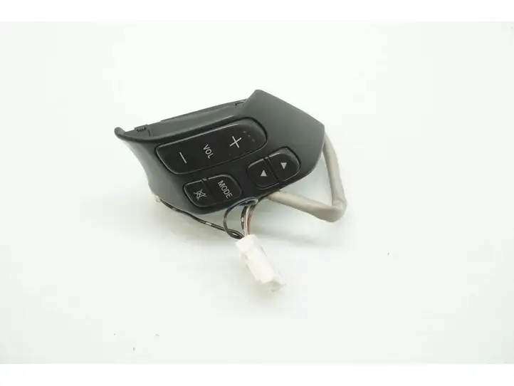 Mazda 5 (2005 - 2010) 153769 Кнопки на рулевом колесе — фото 1