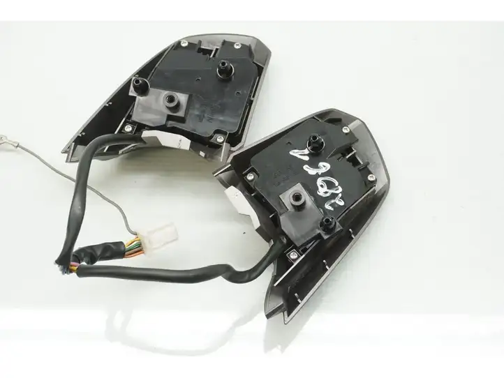 Subaru Outback (2007 - 2009) Кнопки на рулевом колесе — фото 4