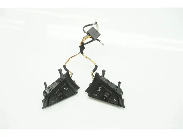 Opel Meriva B (2010 - 2014) 13268686 Кнопки на рулевом колесе — фото 1