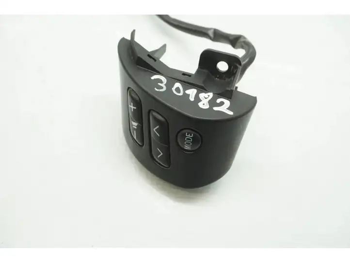 Toyota RAV 4 (XA20) (2000 - 2005) Кнопки на рулевом колесе — фото 4